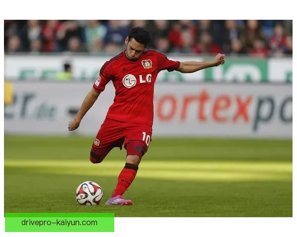 恰尔汗奥卢持续提升表现，成为国际足坛备受关注的新星