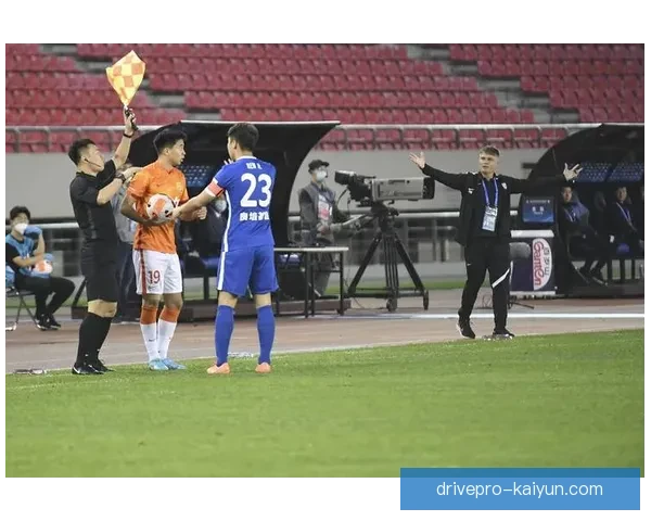 莱万多夫斯基持续与伤病斗争，状态提升值得关注