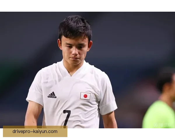 久保建英回顾皇马青训经历，表现稳健引发关注