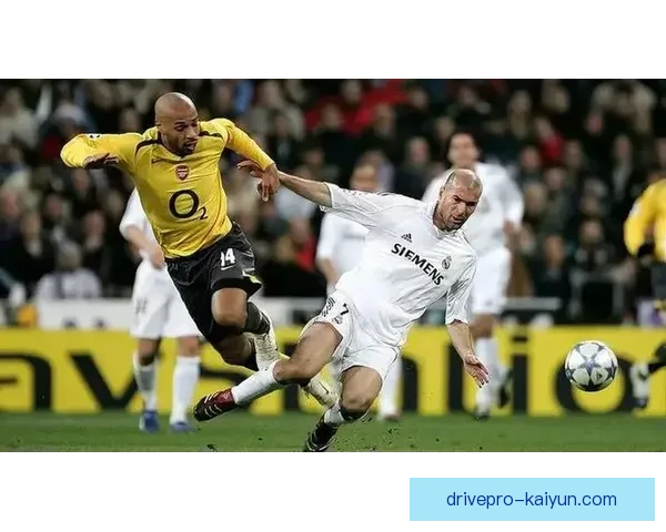 亨利比赛阅读能力解析：战术视野与进攻组织表现稳健