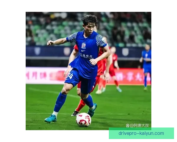 中超焦点新闻：争冠与保级形势胶着，多队状态回暖竞争加剧